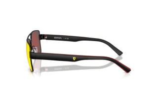 Vue latérale Ferrari Scuderia FZ5005 (101/6Q)