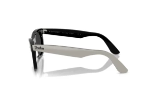 Vue latérale Ray-Ban WAYFARER (RB2240 - 144248)