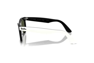 Vue latérale Ray-Ban WAYFARER (RB2240 - 144431)